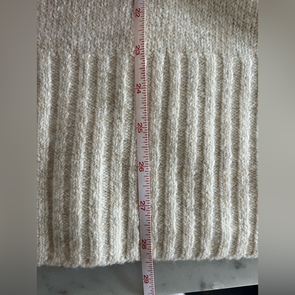 ✨NWT✨ Vince Wool Crewneck Sweater - Picture 9 of 13